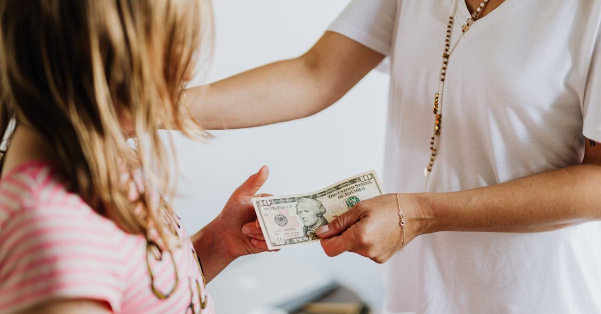 Cartes de paiement pour adolescents : le guide complet pour initier vos enfants à la gestion financière